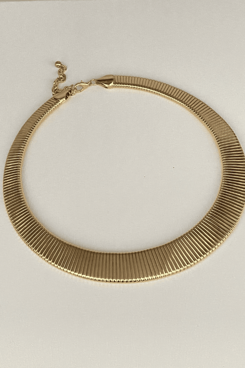 Gold Yassı Kalın Tırtıklı Plaka Kolye