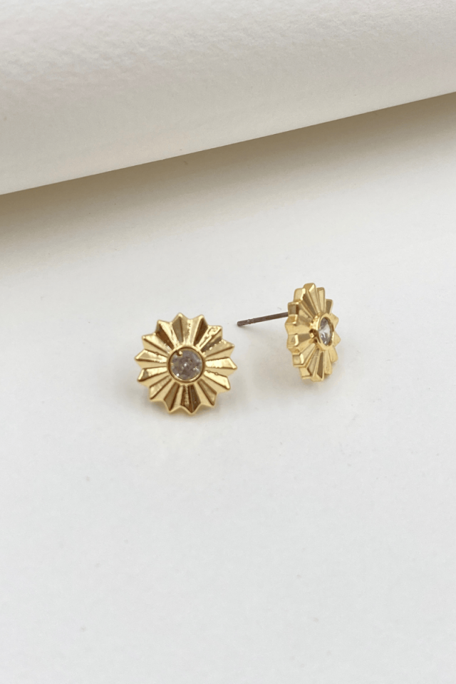 Gold Ortası Taşlı Küçük Boy Çiçek Küpe