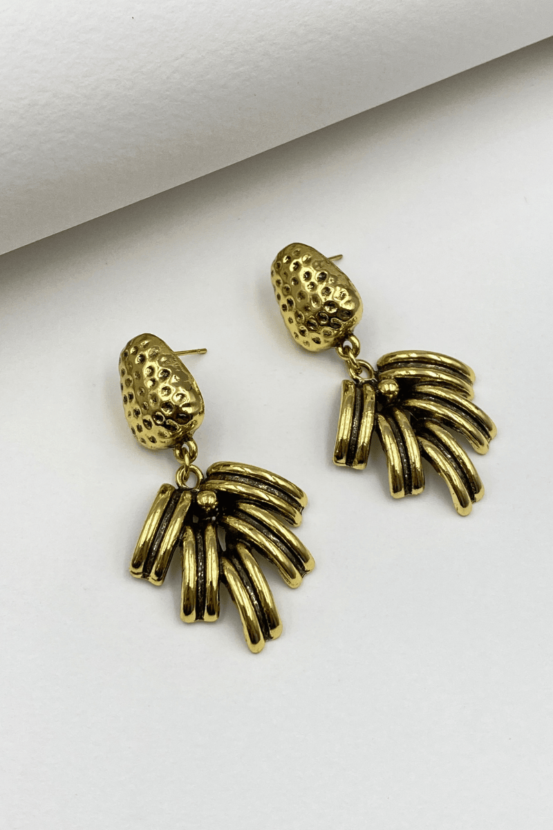 Gold Eskitme Sallantılı Yaprak Küpe