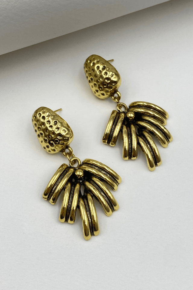 Gold Eskitme Sallantılı Yaprak Küpe