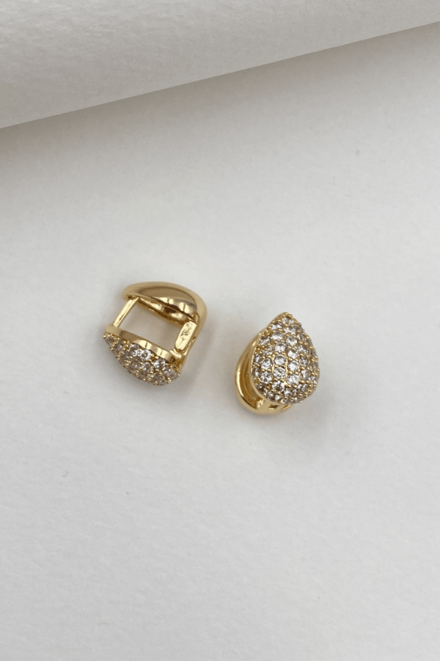 Gold Taşlı Minimal Su Damlası Küpe