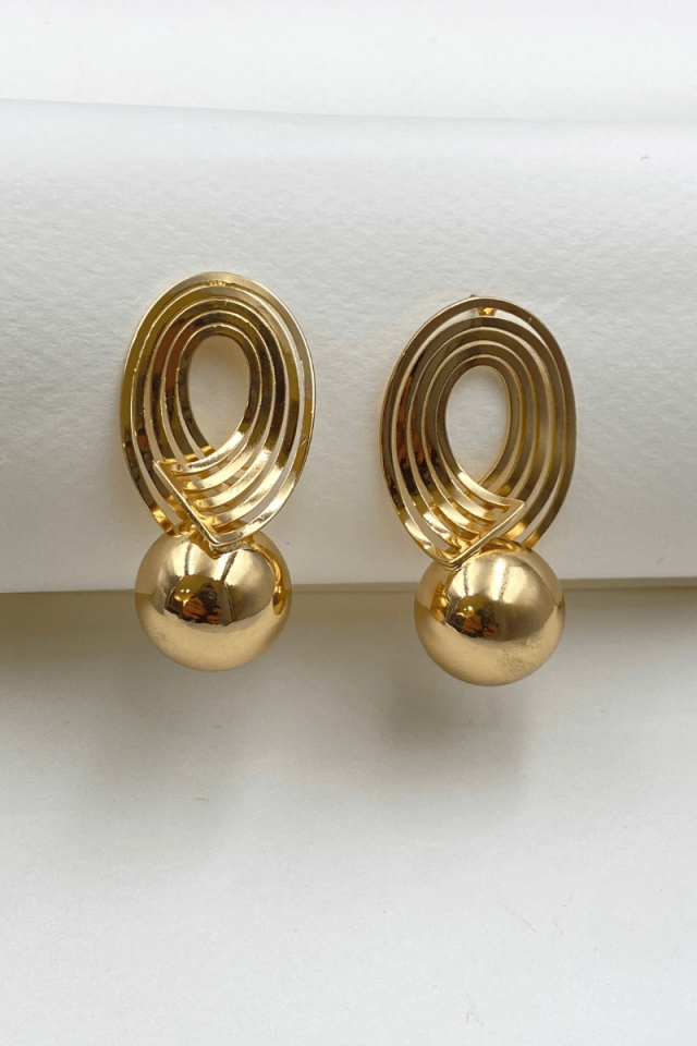 Gold Kıvrımlı Top Küpe