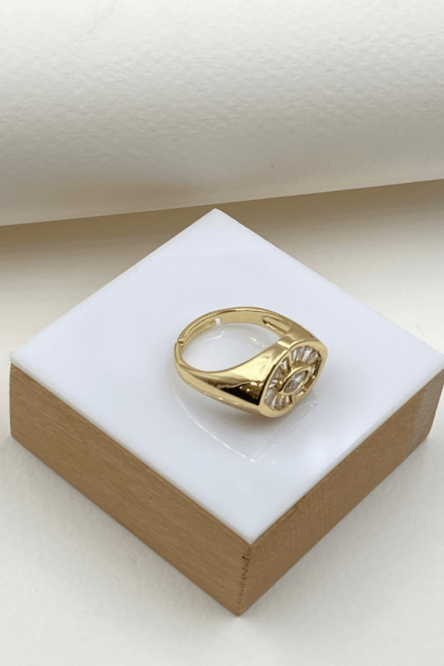 Gold Baget Taşlı Göz Yüzük