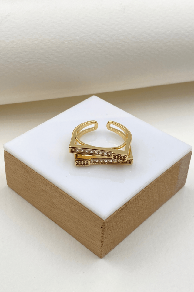 Gold Taşlı  Yüzük