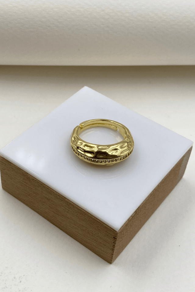 Gold Ortası Taşlı Yüzük