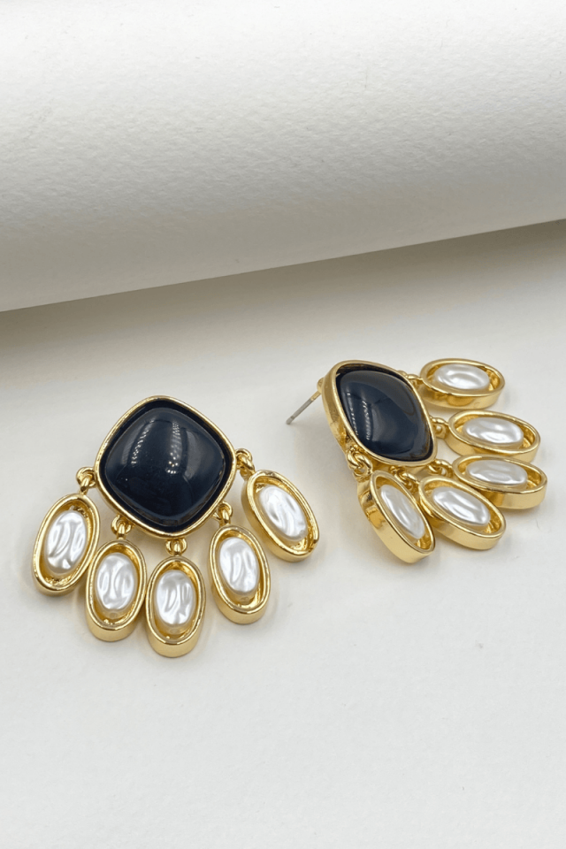 Gold Oval İncili Siyah Taşlı Küpe