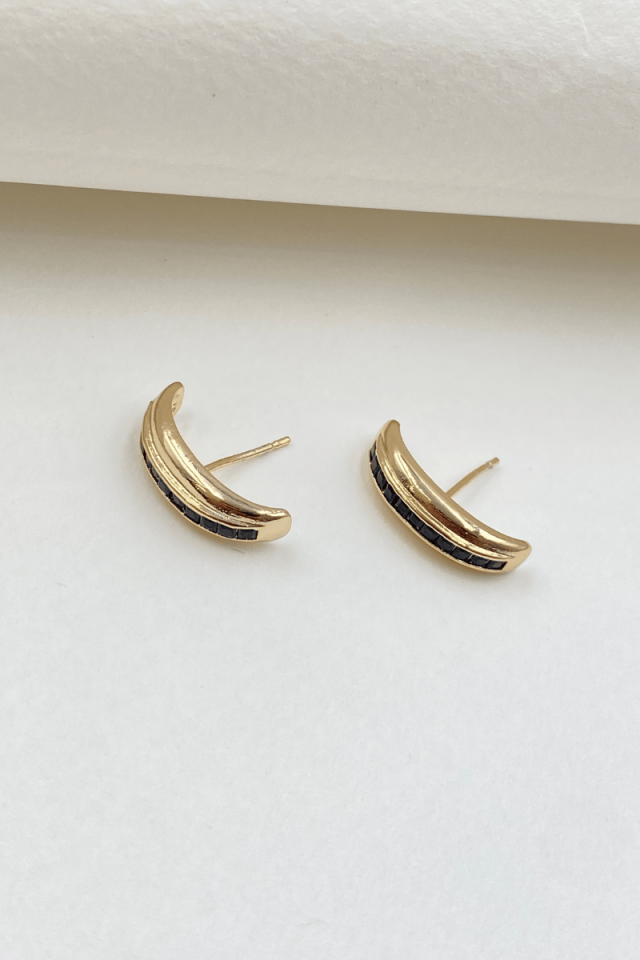 Gold Siyah Taşlı Minimal Küpe
