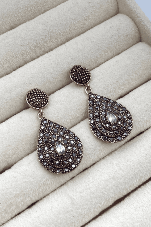 Bronz Eskitme Sallantılı Taşlı Küpe