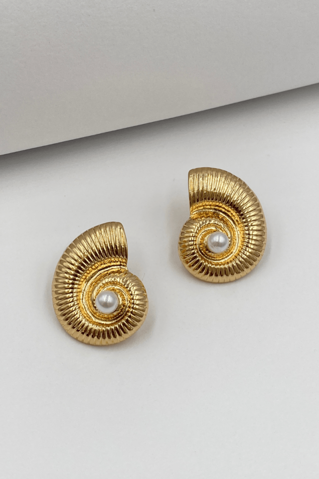 Gold İncili Midye Küpe