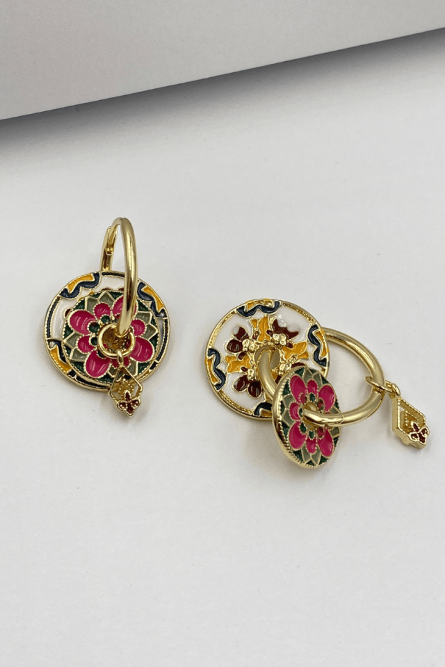 Gold Etnik Charmlı Desenli Küpe