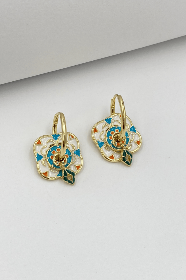 Gold Etnik Charmlı Desenli Küpe