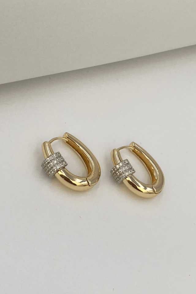 Gold Üç Sıra Taşlı Oval Bombeli Küpe